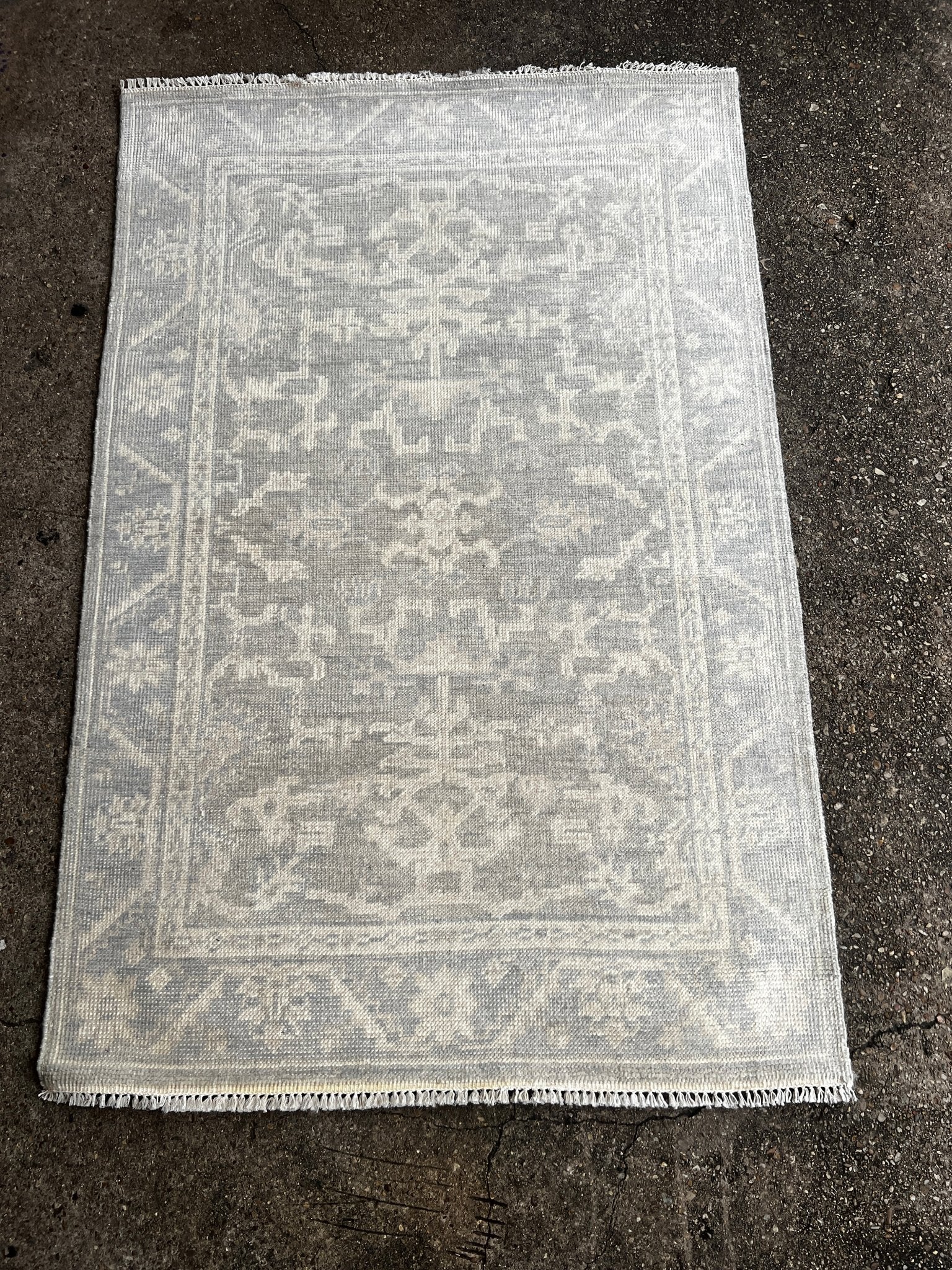 Monique St. Pierre 4x6 Hand-Knotted Silver Turkish Oushak | Banana Manor Rug Factory Outlet