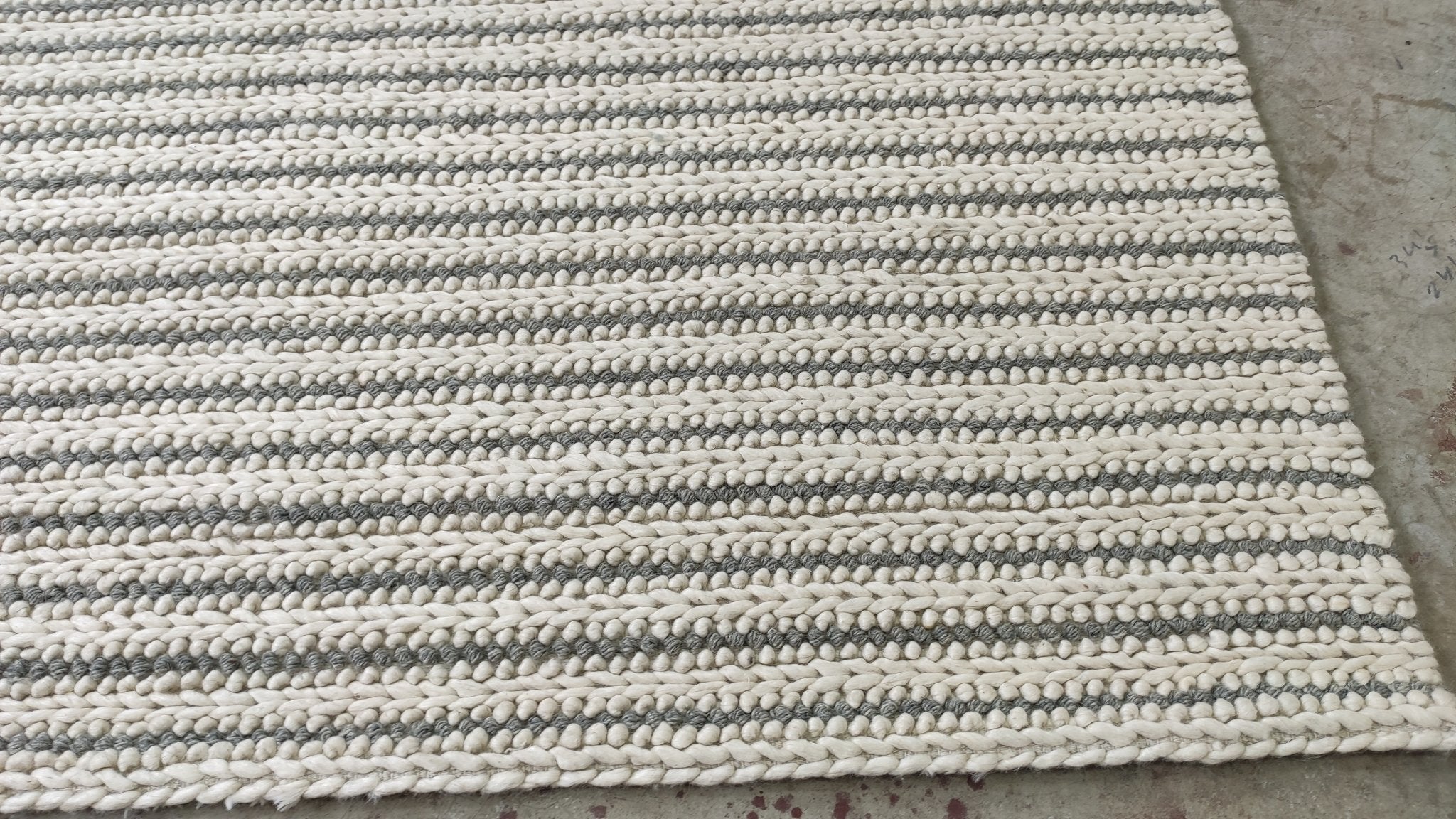 Naomi White and Grey Striped Handwoven Rug (Multiple Sizes) | Banana Manor Rug Company