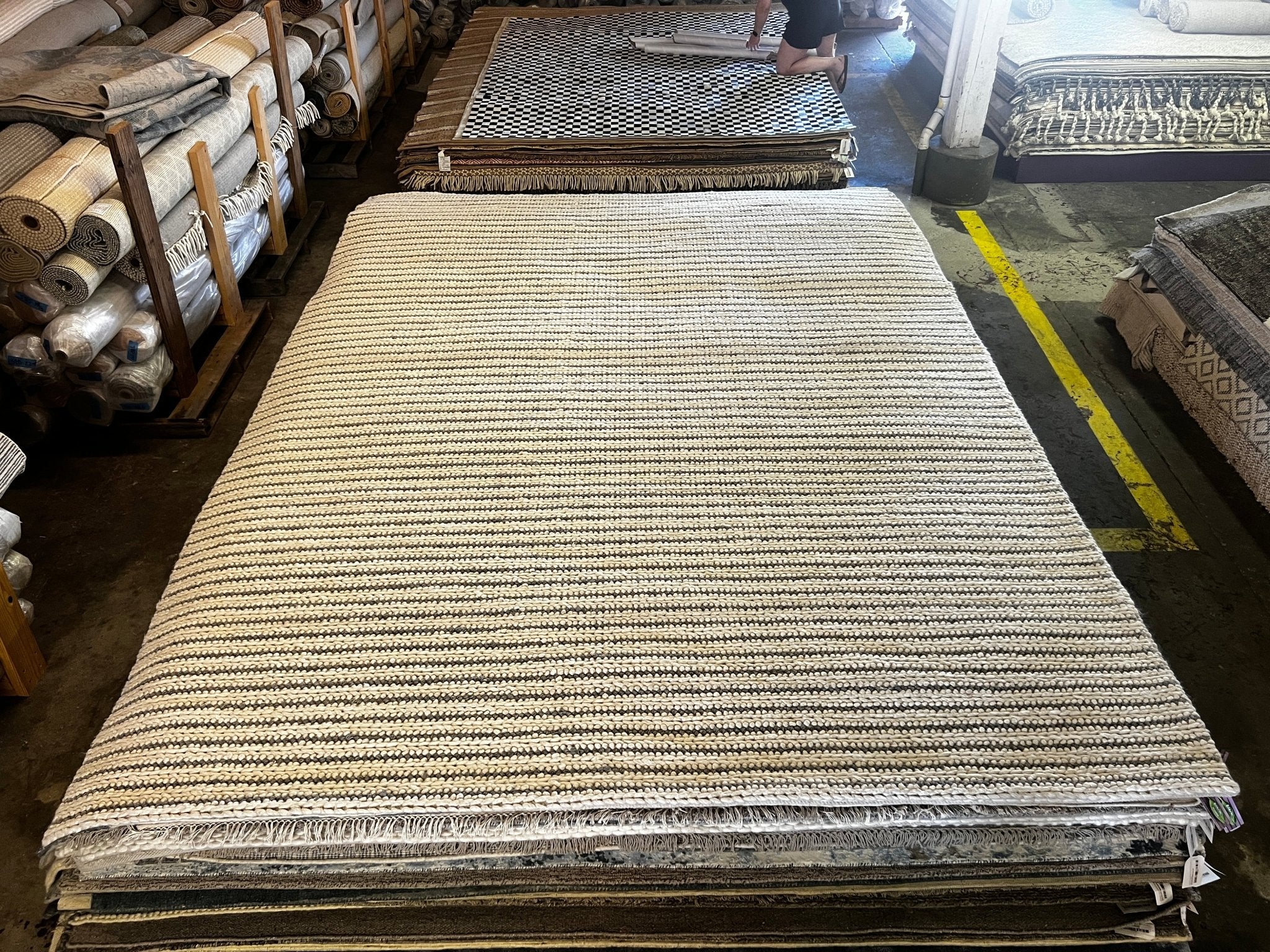 Naomi White and Grey Striped Handwoven Rug (Multiple Sizes) | Banana Manor Rug Factory Outlet