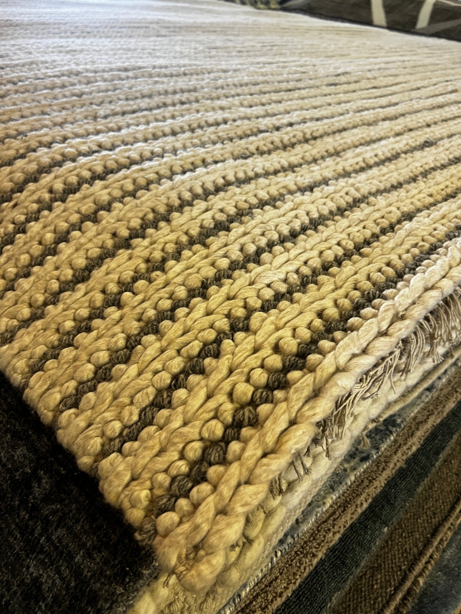 Naomi White and Grey Striped Handwoven Rug (Multiple Sizes) | Banana Manor Rug Factory Outlet