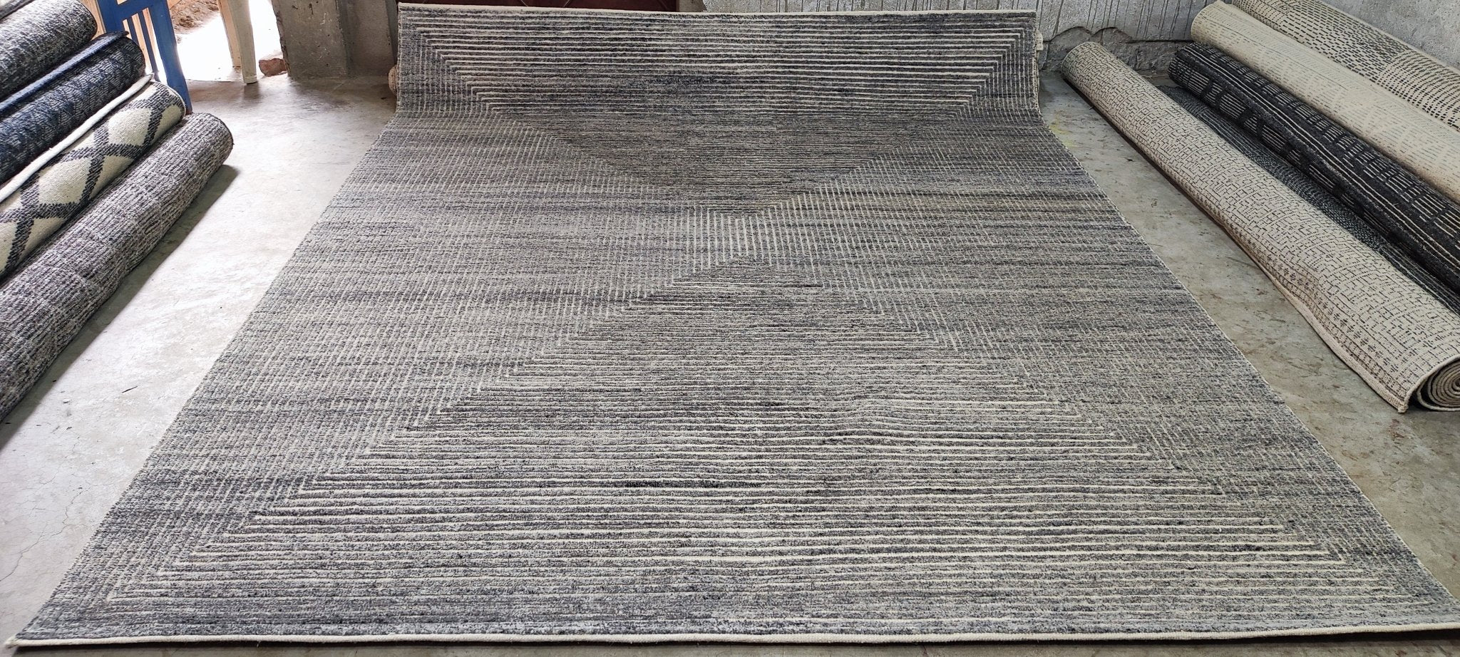 Nick 8x10 Hand-Knotted Silver & Grey Cut Pile | Banana Manor Rug Factory Outlet