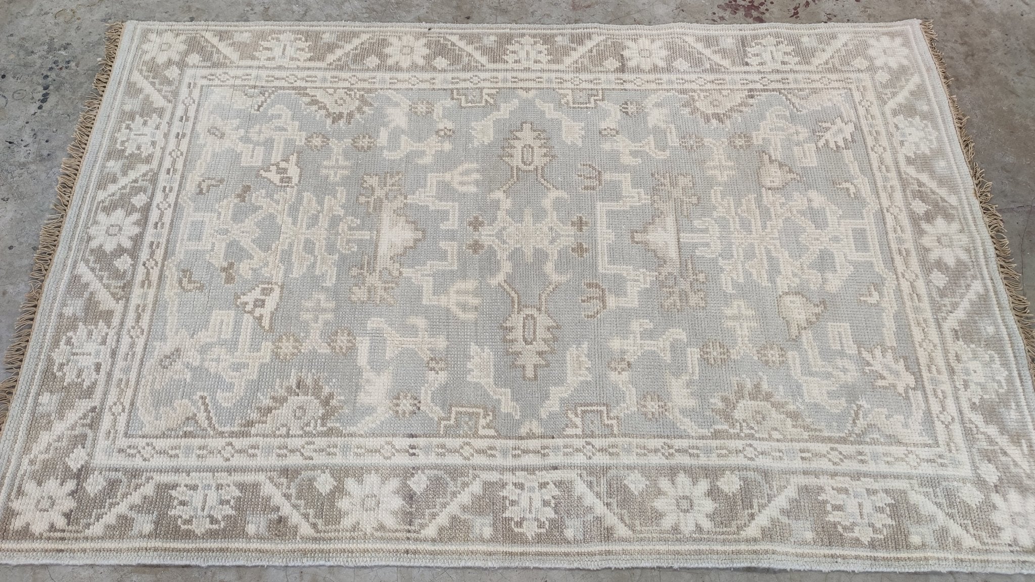 Nicole Scherzinger 4x6 Light Grey Hand-Knotted Oushak Rug | Banana Manor Rug Company