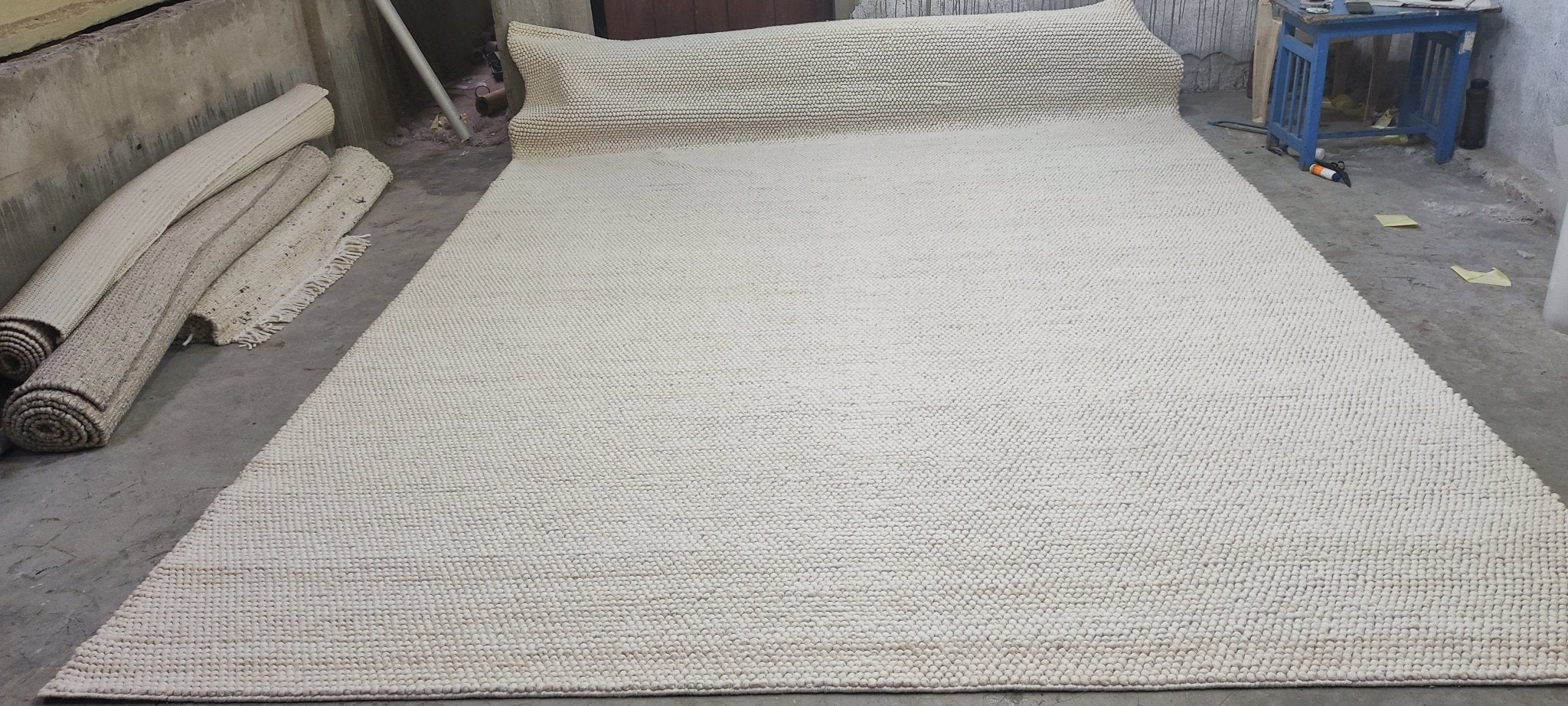 Olympe de Gouges Handwoven Wool Durrie Ivory Loop Ball 10x14 | Banana Manor Rug Company