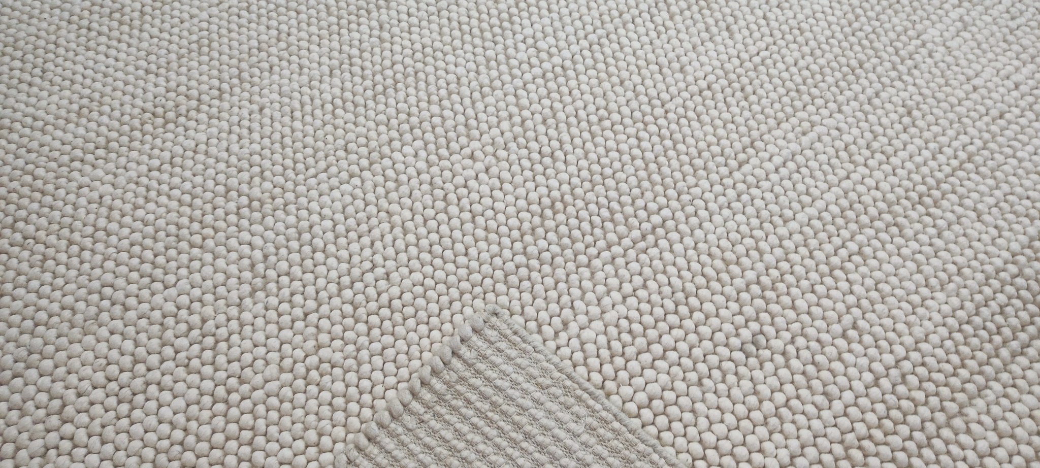 Olympe de Gouges Handwoven Wool Durrie Ivory Loop Ball 10x14 | Banana Manor Rug Company