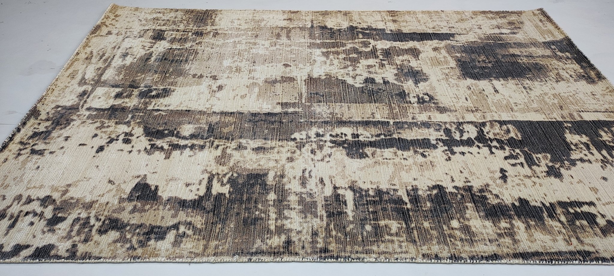Olympia 5.3x7.9 Handwoven Grey Printed Viscose | Banana Manor Rug Factory Outlet