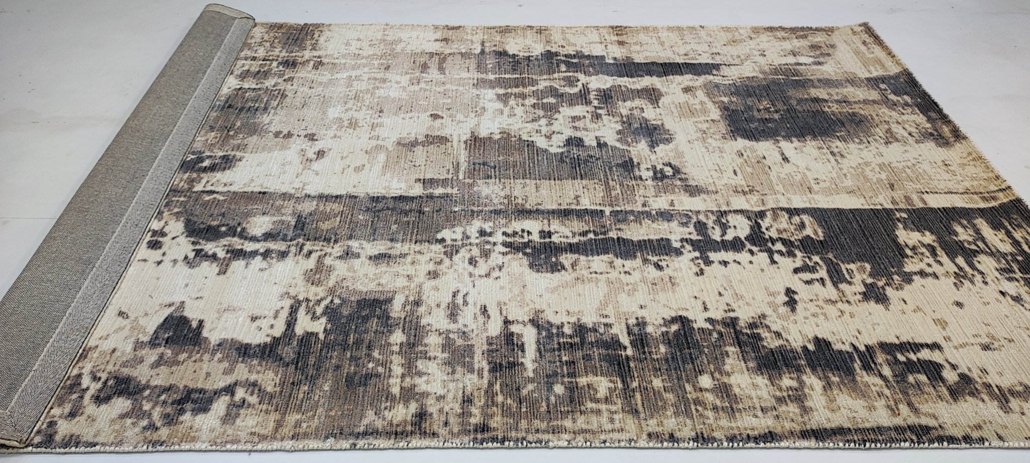 Olympia 5.3x7.9 Handwoven Grey Printed Viscose | Banana Manor Rug Factory Outlet