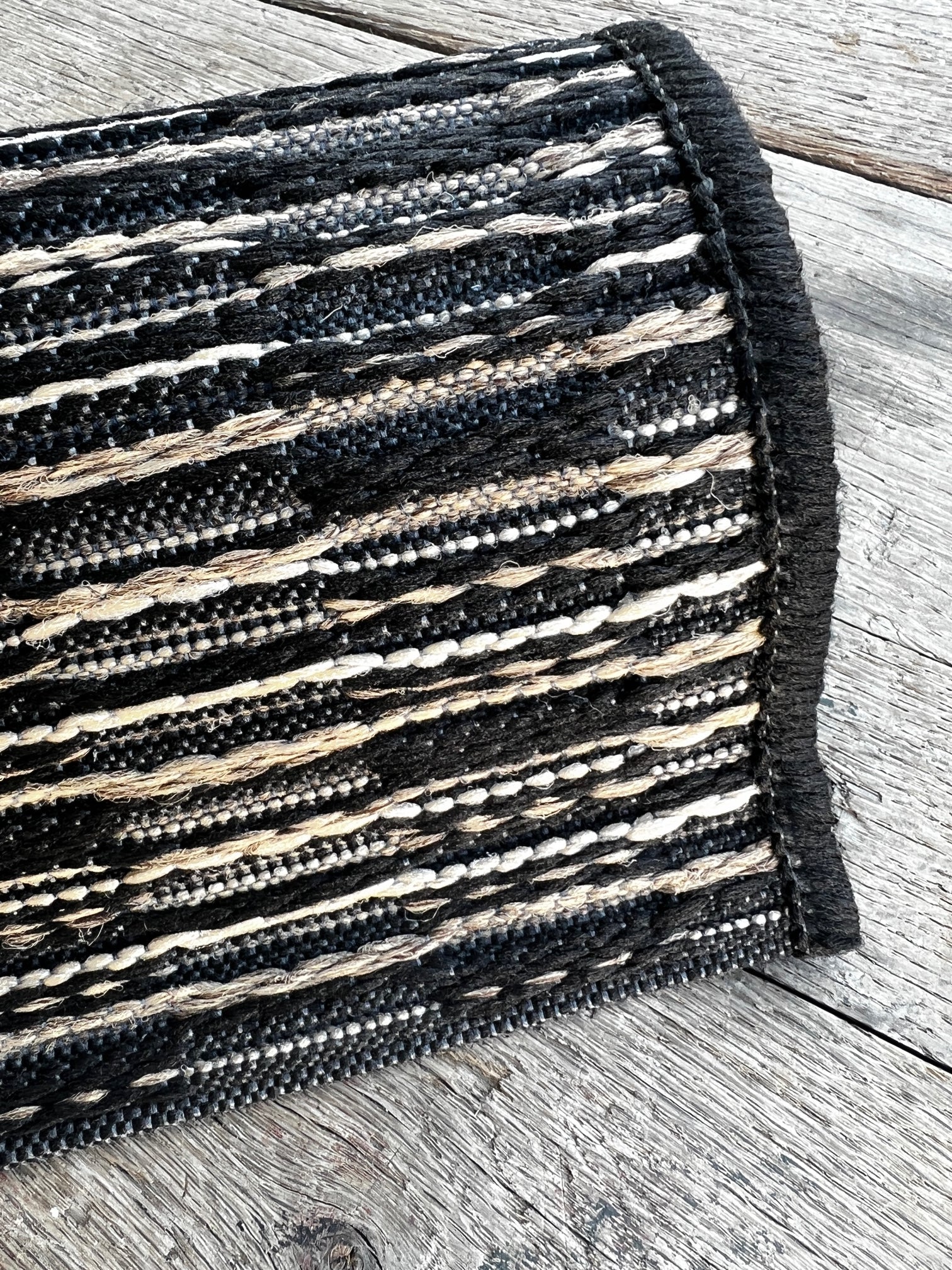 Opportunity Buy-Barnstable Black & Tan 3.11x5.6 Machine Made Outdoor/Indoor Rug | Banana Manor Rug Company