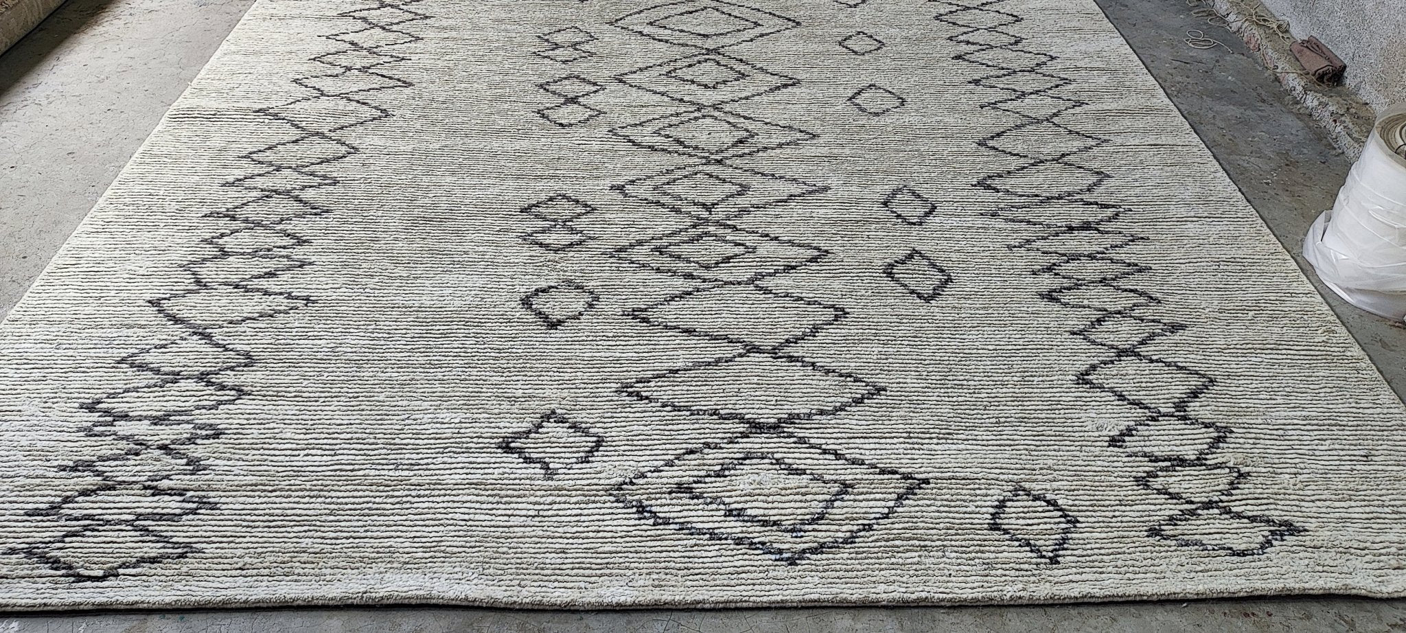 Orianthi 9.3x12 Hand Knotted Grey & Natural Modern | Banana Manor Rug Factory Outlet