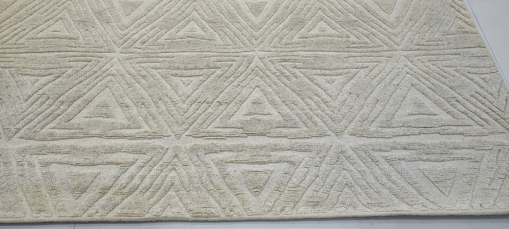 Patrick 8.3x10 Hand-Knotted Ivory High Low | Banana Manor Rug Factory Outlet