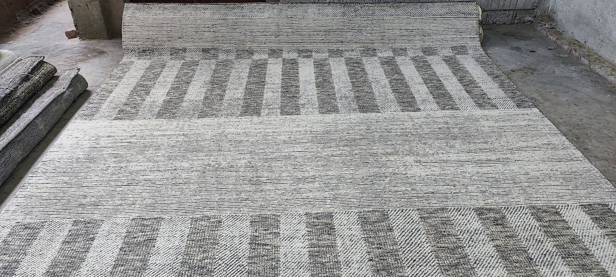 Patrick 9.3x12 Hand-Knotted Grey & Silver Modern | Banana Manor Rug Factory Outlet