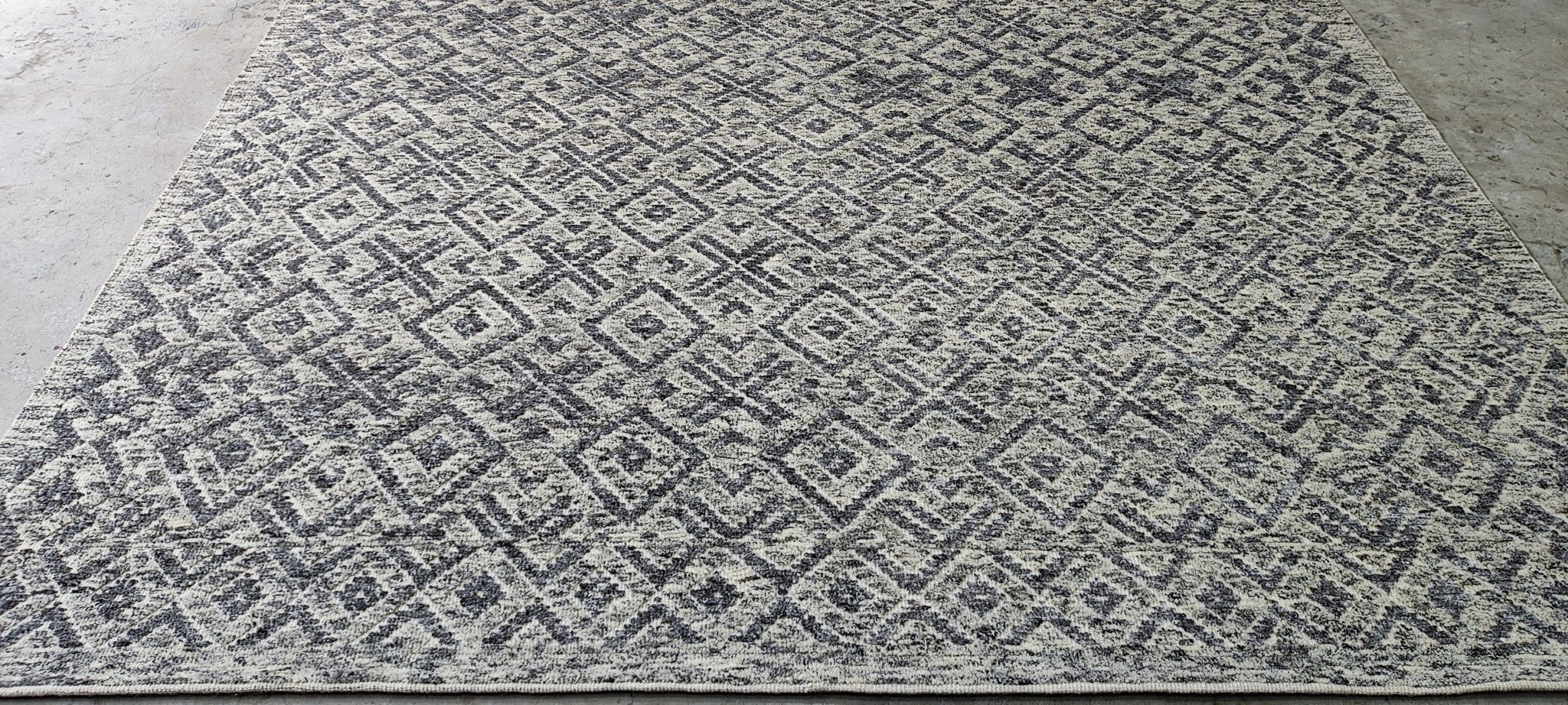 Paul 8.3x10.3 Hand-Knotted Natural Grey Cut Pile | Banana Manor Rug Factory Outlet