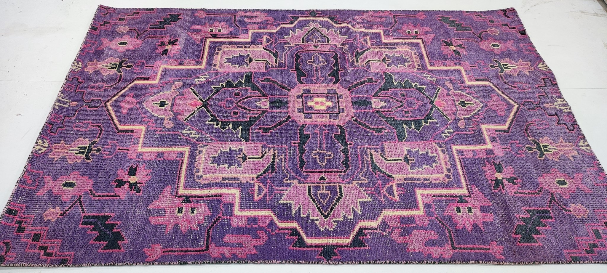 Paul Rudd 5x7.9 Hand-Knotted Purple Heriz | Banana Manor Rug Factory Outlet