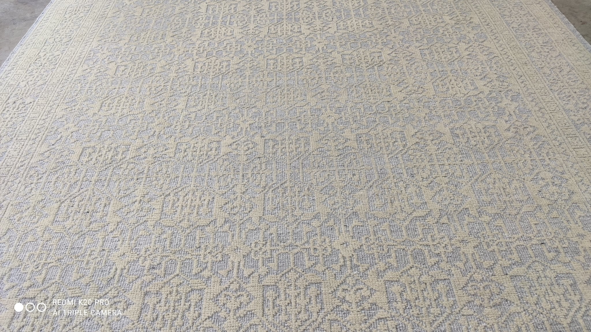 Pernell 8.9x12 Ivory and Silver Hand-Knotted Modern Rug | Banana Manor Rug Company