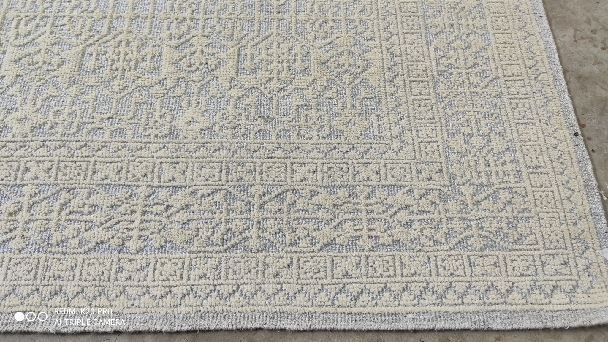 Pernell 8.9x12 Ivory and Silver Hand-Knotted Modern Rug | Banana Manor Rug Company