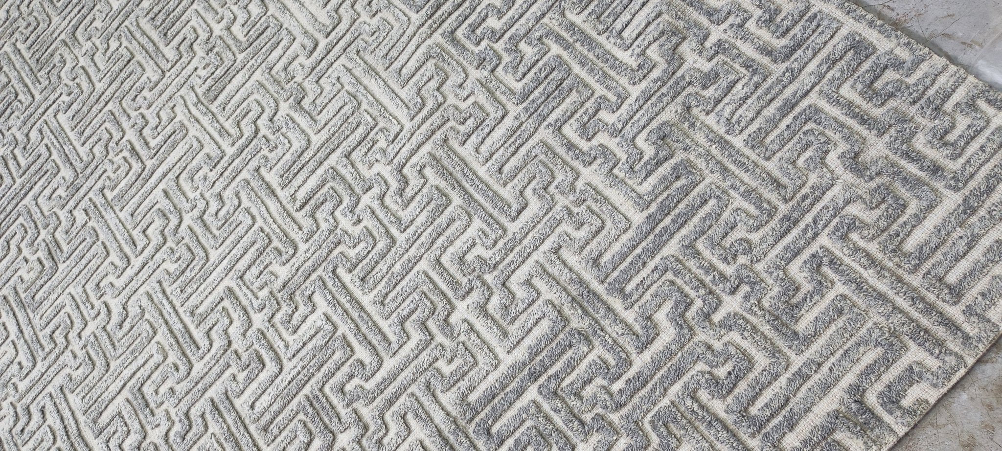 Peter Handwoven Silver & Grey Jacquard Durrie (Multiple Sizes) | Banana Manor Rug Factory Outlet