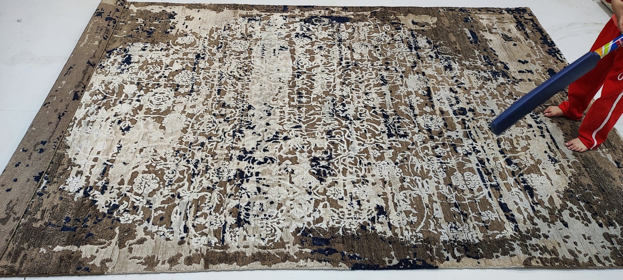 Phoebe Buffay 6x9 Hand-Knotted Silver & Brown Abstract | Banana Manor Rug Factory Outlet
