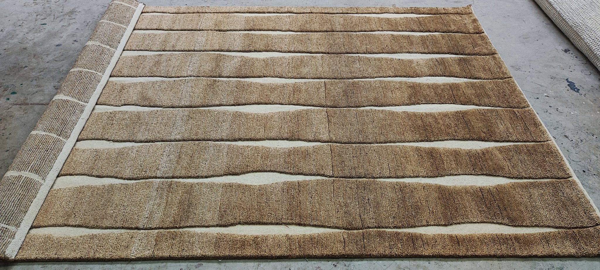 Price 5.6x8 Hand-Knotted Ivory & Brown Cut Pile | Banana Manor Rug Factory Outlet