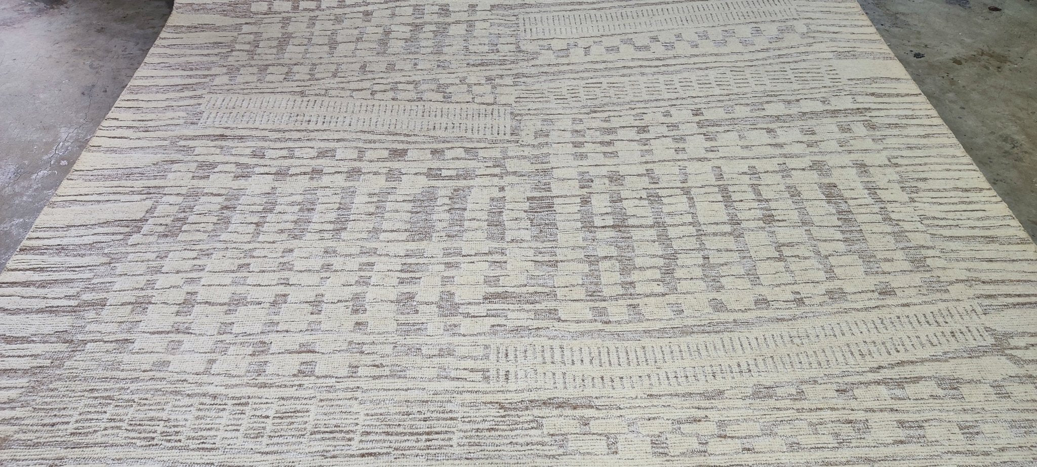 Prince 8x10 Hand-Knotted Ivory & Beige Cut Pile | Banana Manor Rug Factory Outlet