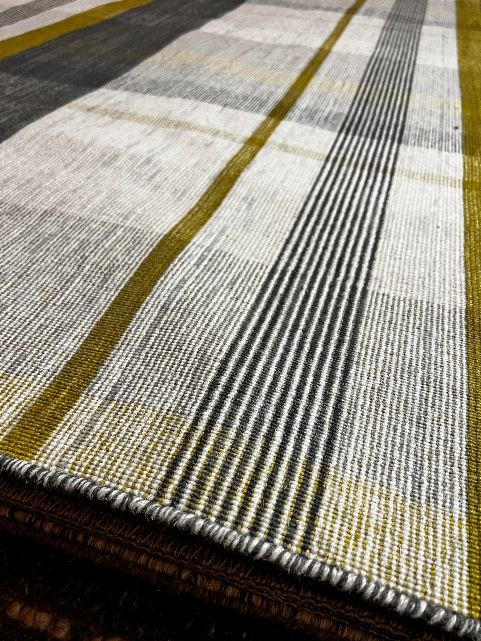 Put Your Preppie On Ya Yellow Belly 6.6x9.9 Handwoven Dark Grey and Ivory Durrie Rug | Banana Manor Rug Factory Outlet