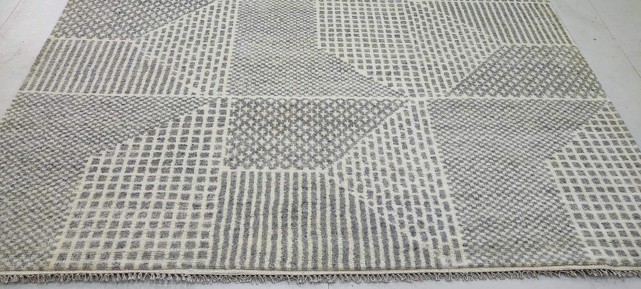 Ray 8.3x10 Hand-Knotted Ivory & Grey High Low | Banana Manor Rug Factory Outlet
