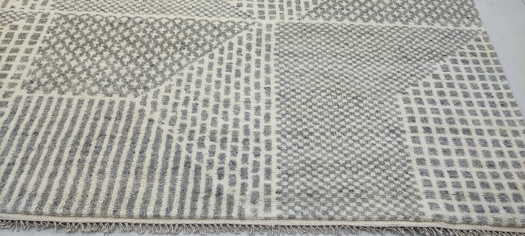 Ray 8.3x10 Hand-Knotted Ivory & Grey High Low | Banana Manor Rug Factory Outlet