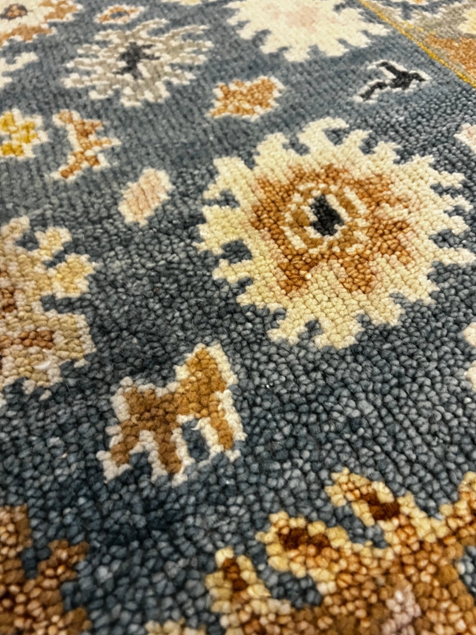 Rebecca Romijn 2x3 Light Blue Hand-Knotted Oushak Rug | Banana Manor Rug Factory Outlet