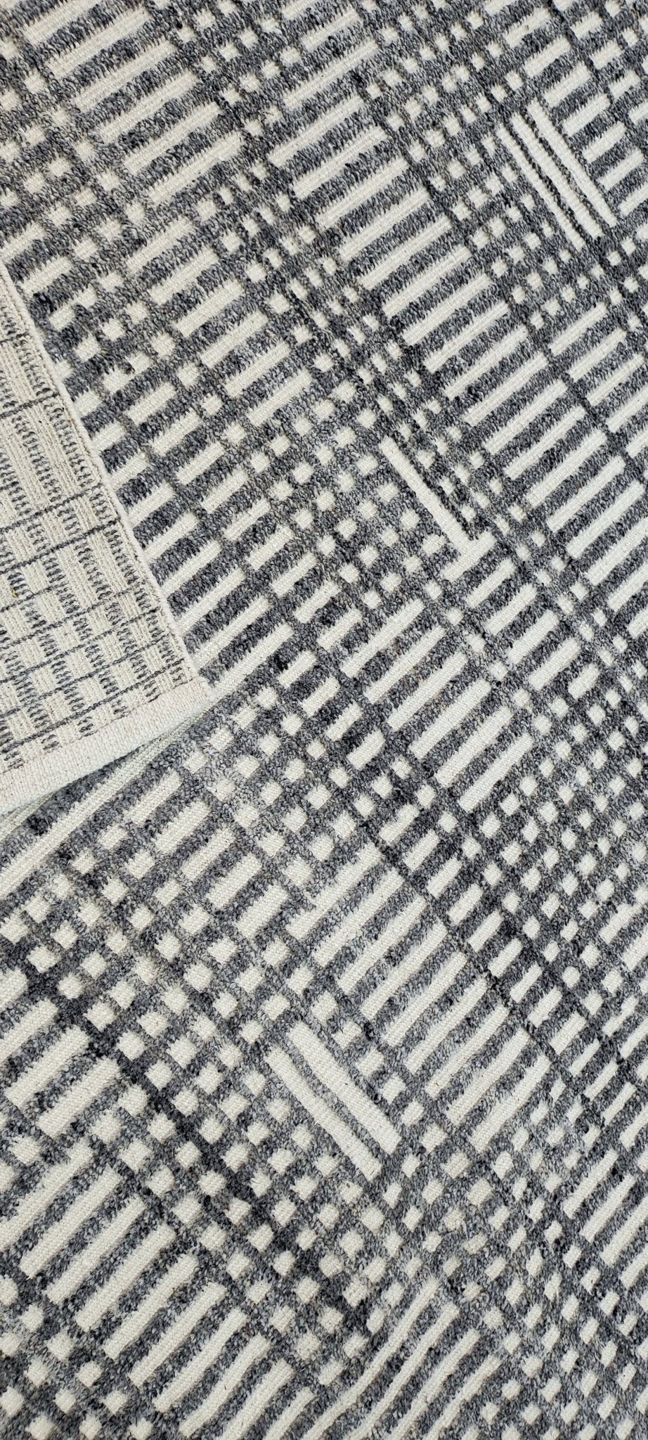 Reggie Hammond 8.3x10 Hand-Knotted Silver & Grey High Low | Banana Manor Rug Factory Outlet