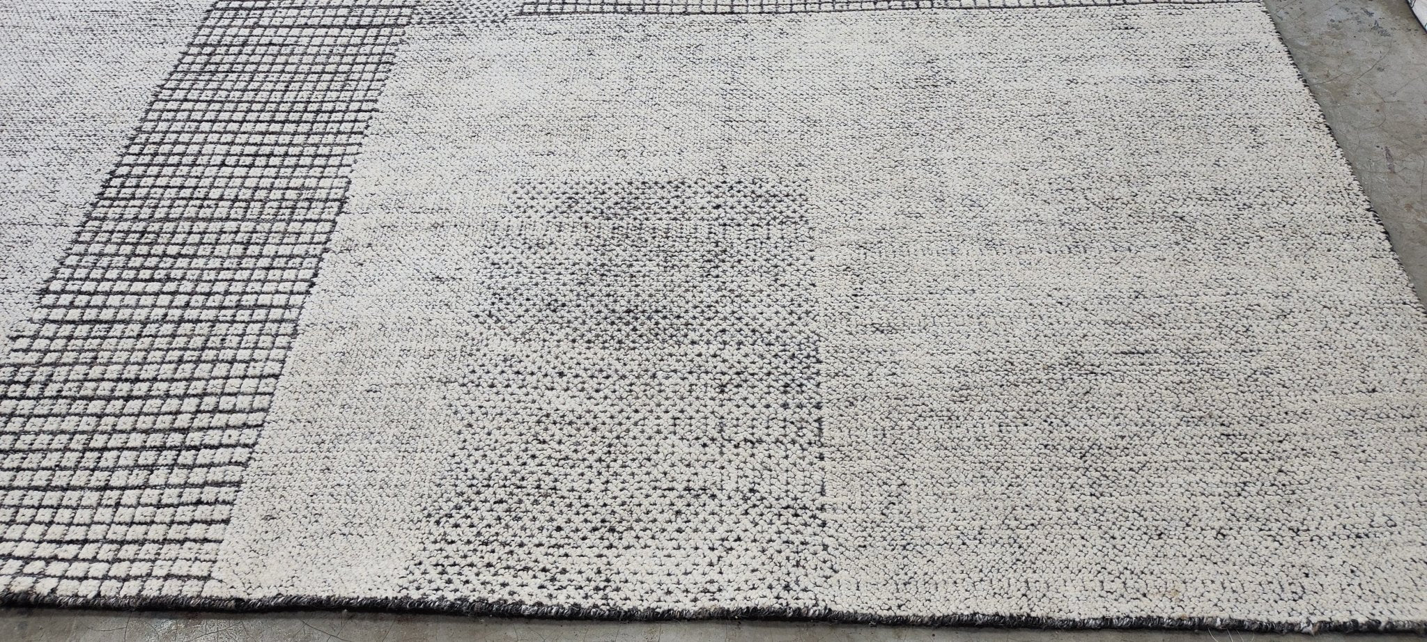 Reik Hand-Knotted Modern Rug Ivory and Dark Grey High-Low 9.3x12.3 | Banana Manor Rug Company