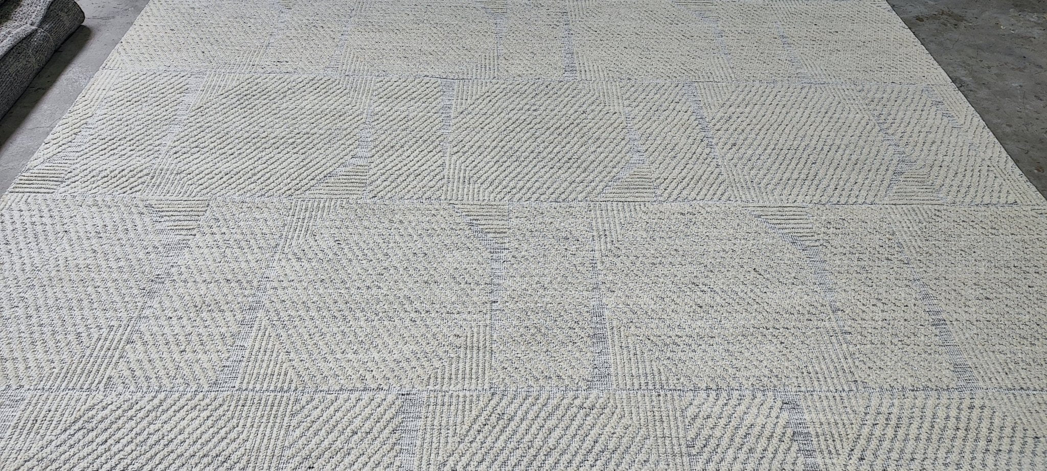 Reinhard 9x12 Hand-Knotted Silver & Grey Modern | Banana Manor Rug Factory Outlet