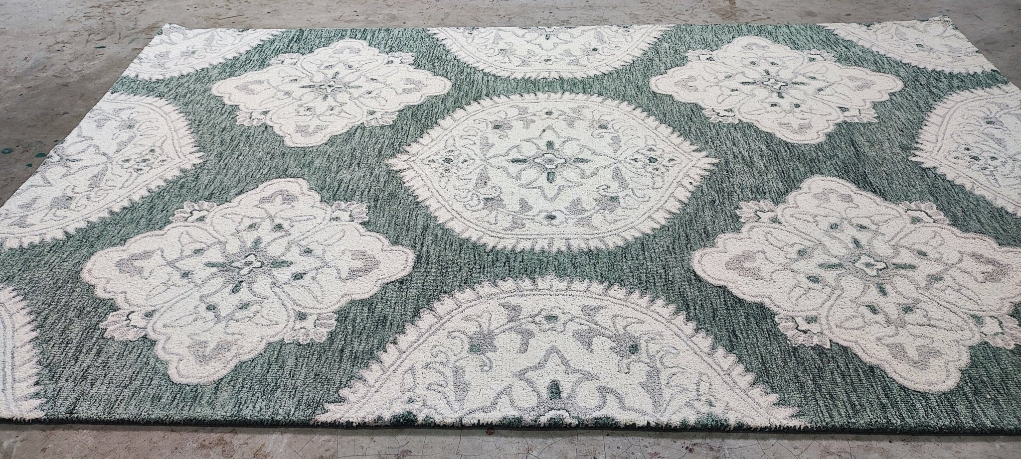 Republic 5x8 Hand-Tufted Green & Ivory Floral | Banana Manor Rug Factory Outlet