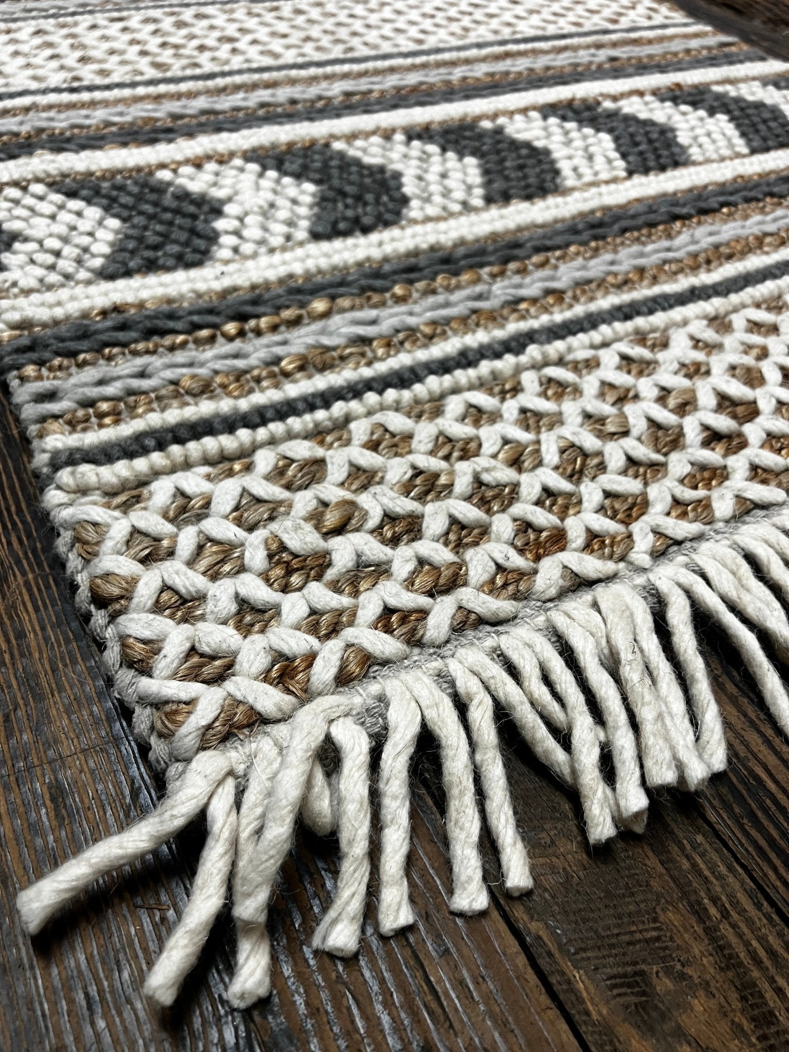 Republique Handwoven Jute and Wool Natural Rug (Multiple Sizes) | Banana Manor Rug Company