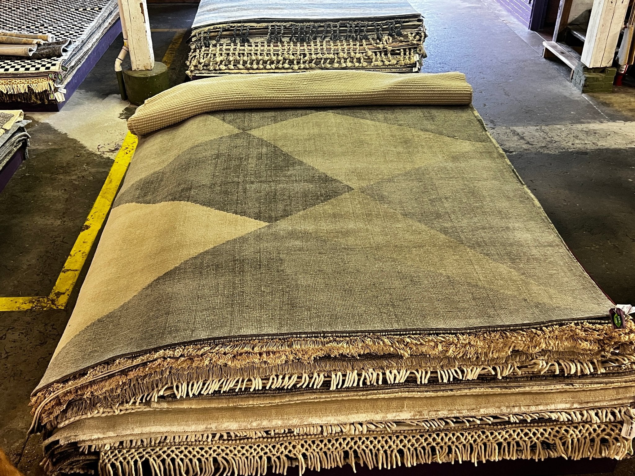 Richard Roxburgh Hand-Knotted Modern Rug Grey and Silver 8x10 | Banana Manor Rug Factory Outlet