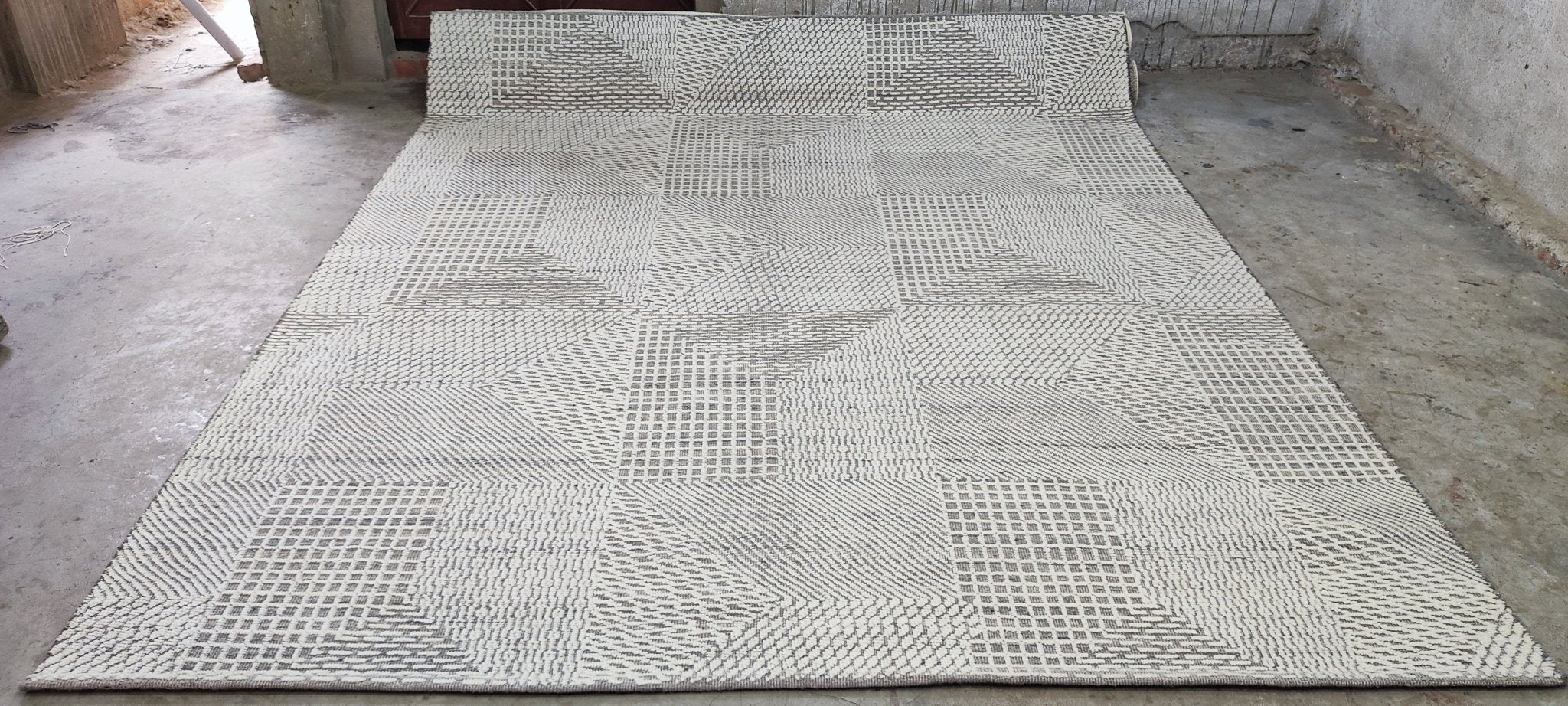 Rob 8.3x9.9 Hand-Knotted Ivory & Grey Cut Pile | Banana Manor Rug Factory Outlet