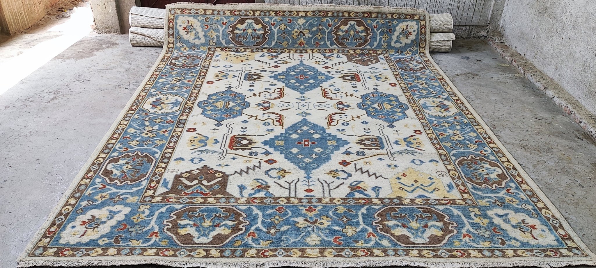 Rosel 8x10 Hand-Knotted Ivory & Light Blue Oushak | Banana Manor Rug Factory Outlet