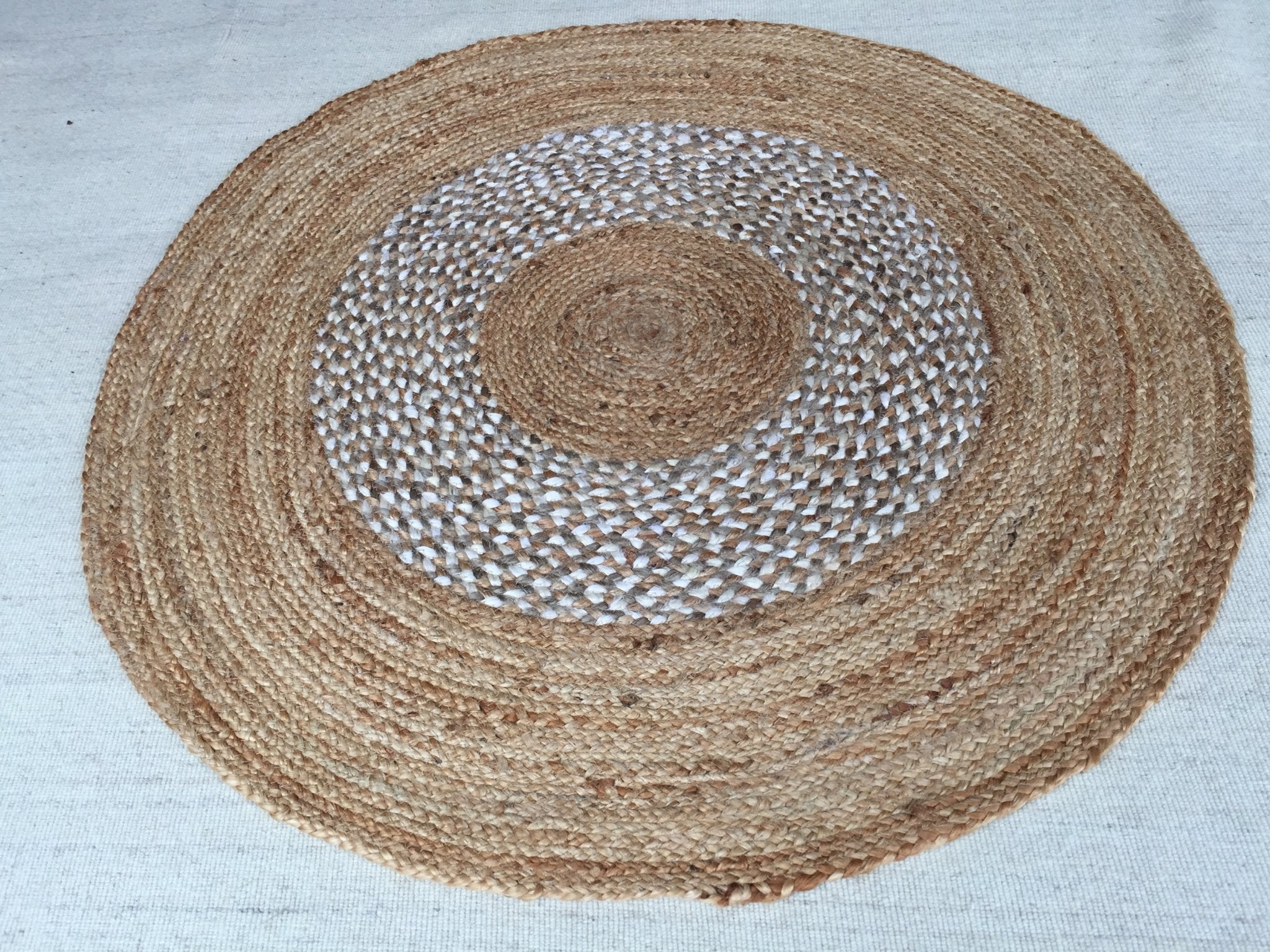 Round and Round..What Comes Around Goes Around Handwoven Jute Rug 40'x40' | Banana Manor Rug Company