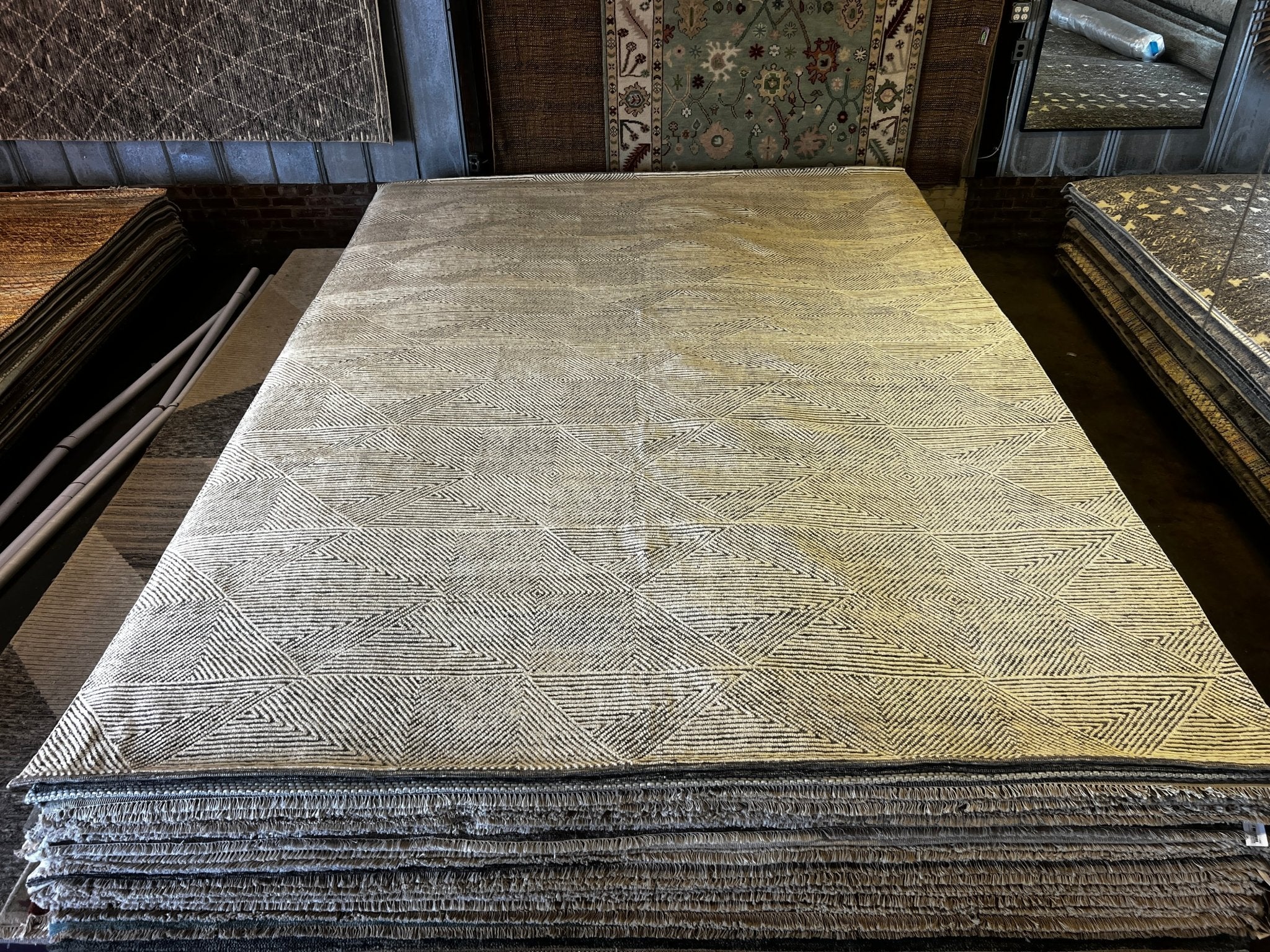 Sabato 10.3x14 Hand-Knotted Ivory & Grey Modern | Banana Manor Rug Factory Outlet