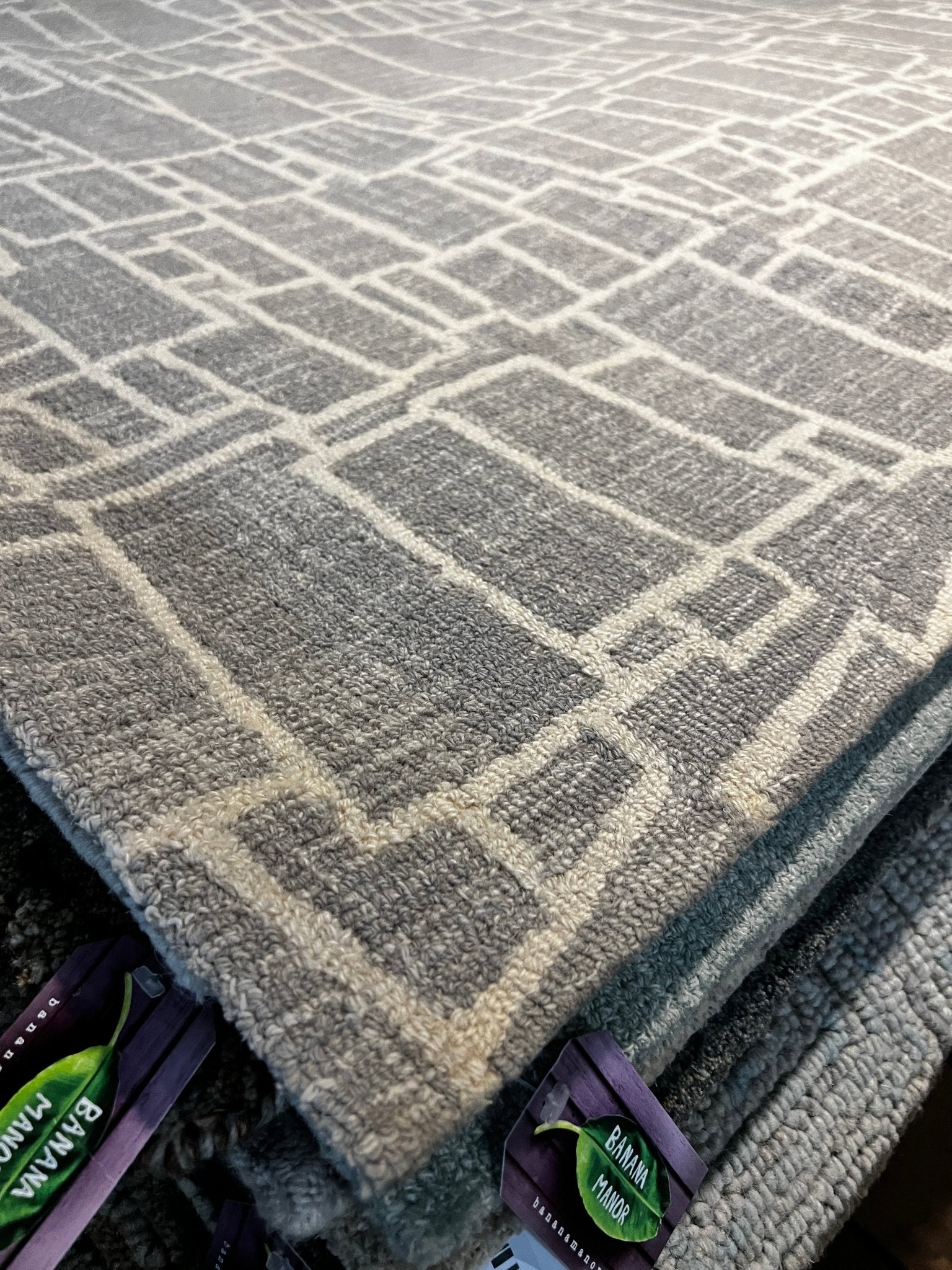 Seth 5x7.6 Grey and Ivory Modern Rug | Banana Manor Rug Factory Outlet
