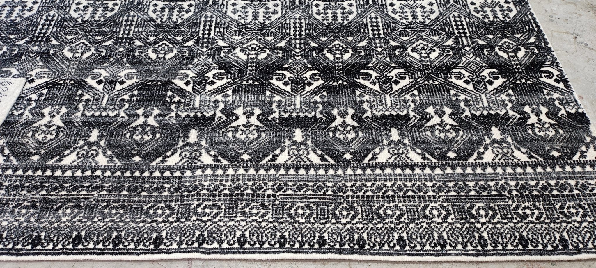 Seymore Butts 8x10 Hand-Knotted Dark Grey & Ivory High Low | Banana Manor Rug Factory Outlet