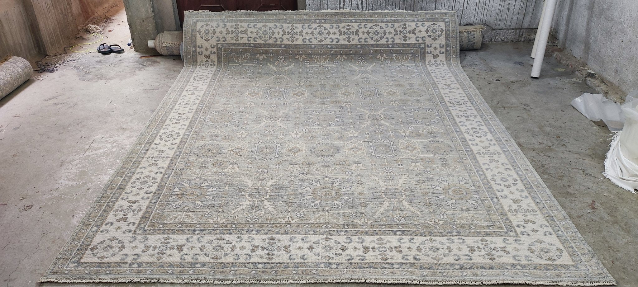 Sheila Bridges Grey and Ivory Hand-Knotted Oushak Rug 8x10 | Banana Manor Rug Company