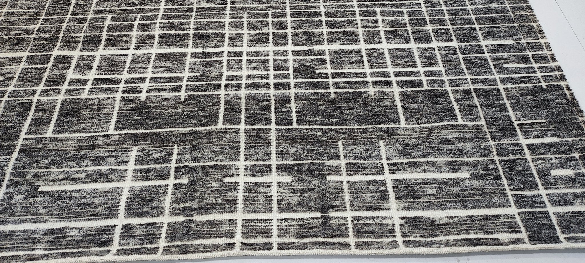 Sid 8.3x9.9 Hand-Knotted Silver & Grey High Low | Banana Manor Rug Factory Outlet