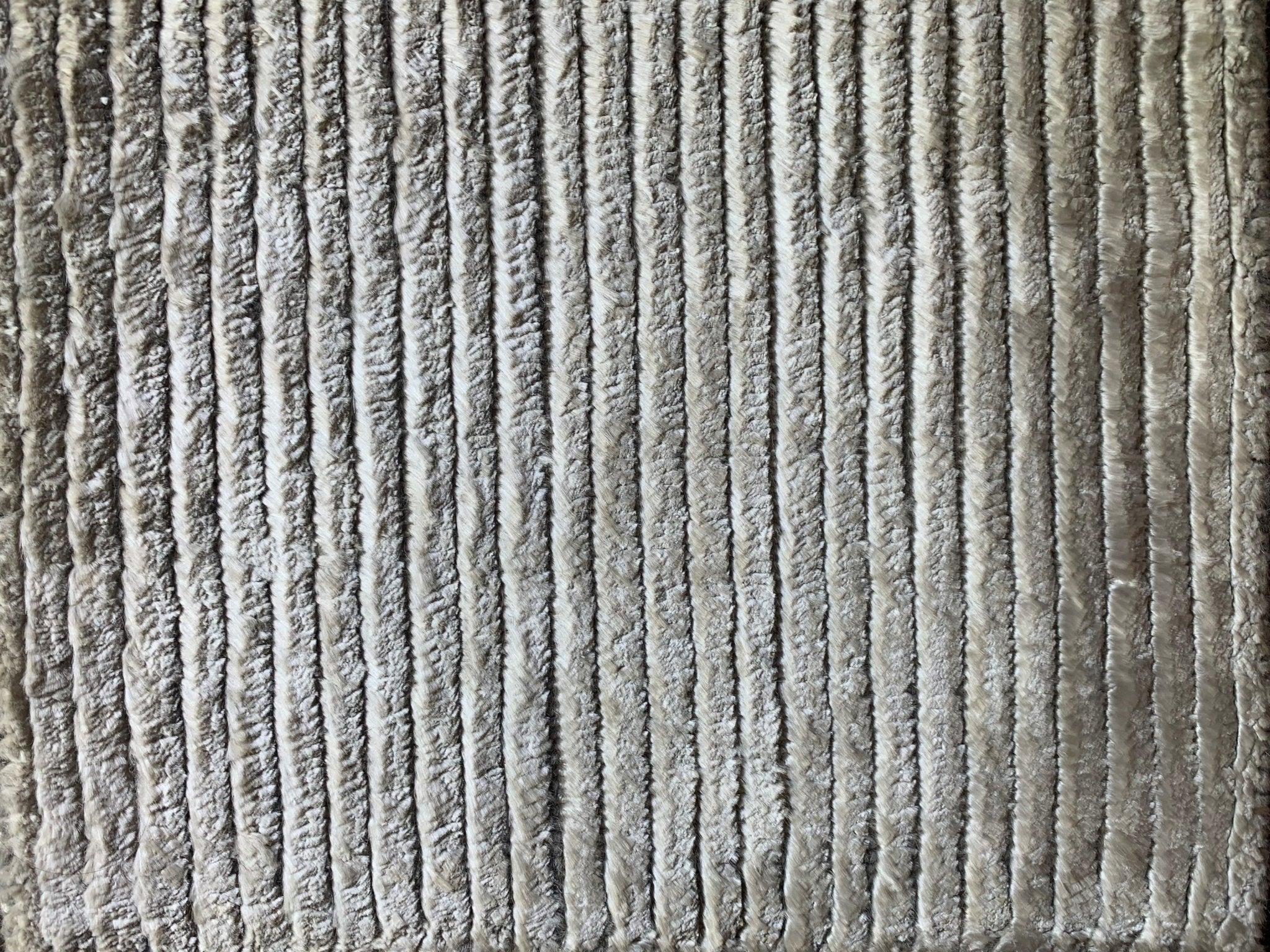 Silvery Gray White Afternoon Delight Loom Knotted Viscose Rug | Banana Manor Rug Company