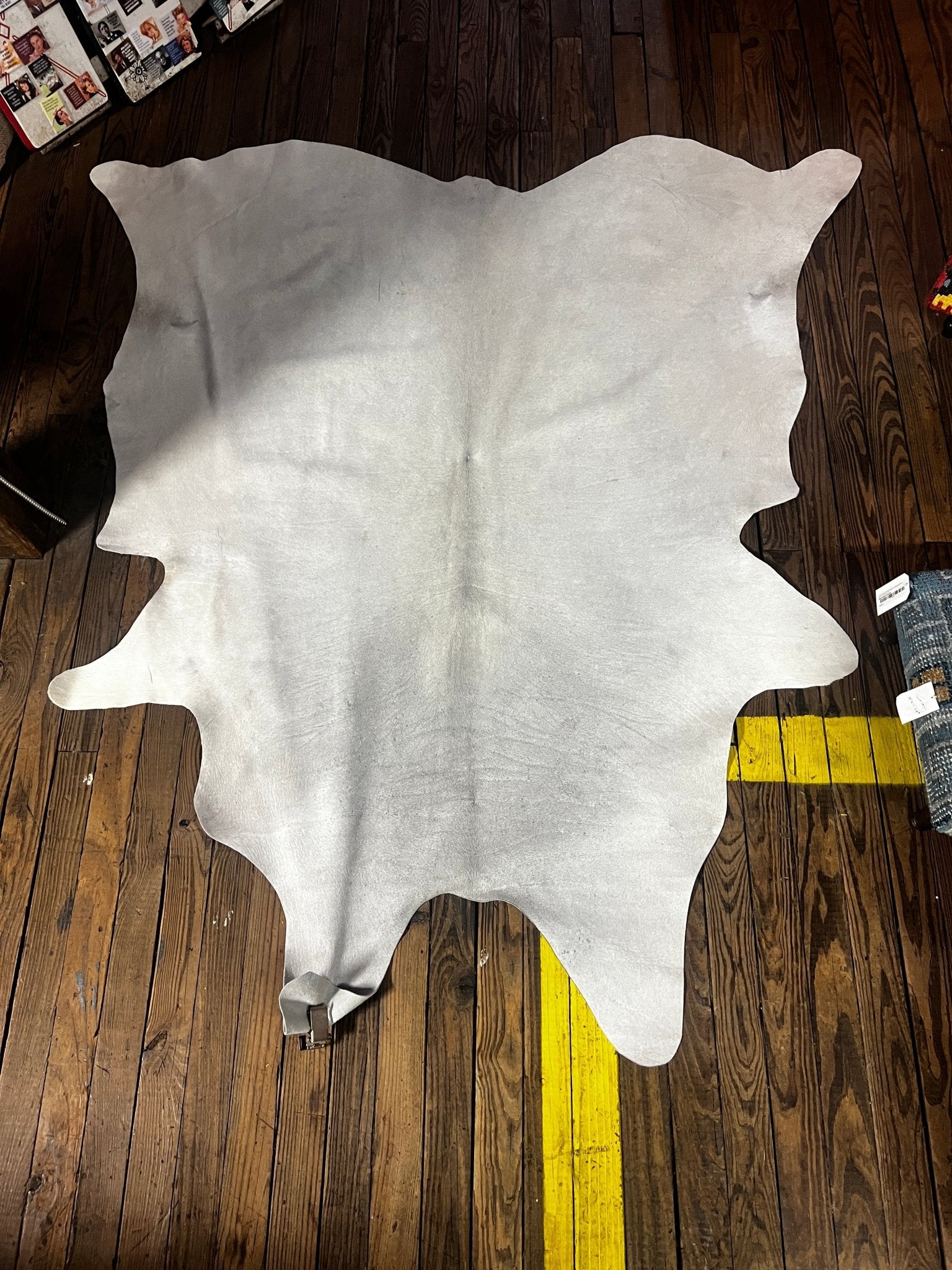 Solid White 6.3x8.1 Medium Cowhide Rug | Banana Manor Rug Factory Outlet