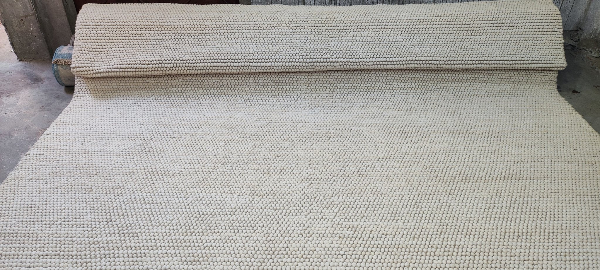 Sophia Lee Handwoven Wool Durrie Natural Ivory Loop Ball 9.6x13.6 | Banana Manor Rug Company