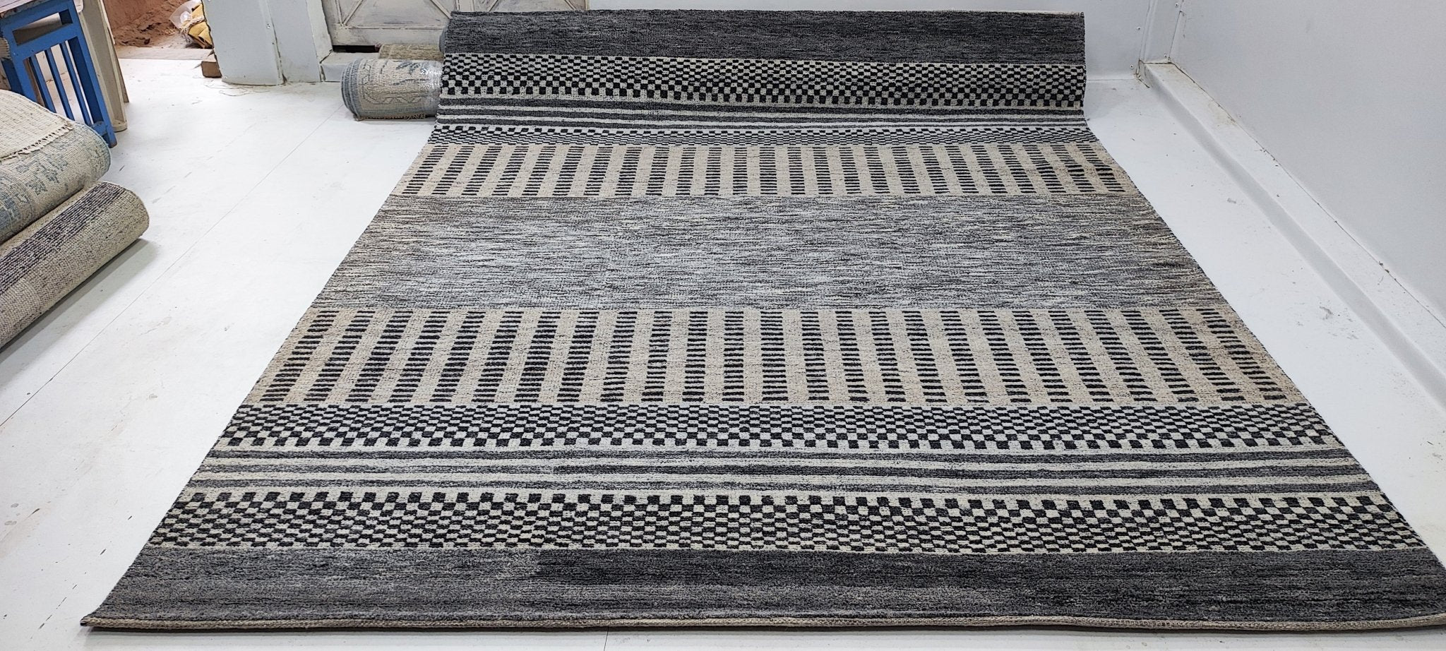 Special Agent Little Johnson 8.3x10 Hand-Knotted Grey & Silver Modern | Banana Manor Rug Factory Outlet