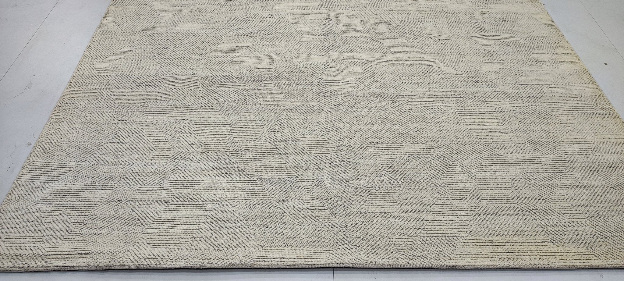 Steve 8x10 Hand-Knotted Silver & Grey High Low | Banana Manor Rug Factory Outlet