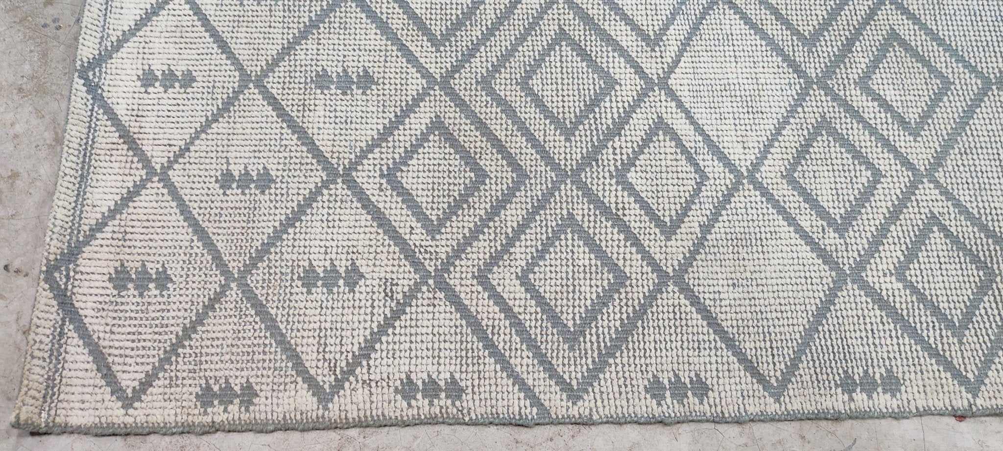 Susanna Centlivre Handwoven Wool Durrie Tan Grey Geometric 5.3x7.6 | Banana Manor Rug Company