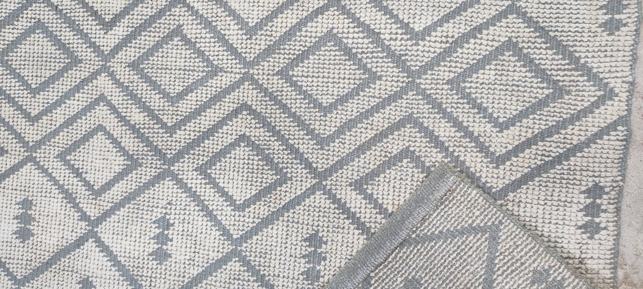 Susanna Centlivre Handwoven Wool Durrie Tan Grey Geometric 5.3x7.6 | Banana Manor Rug Company