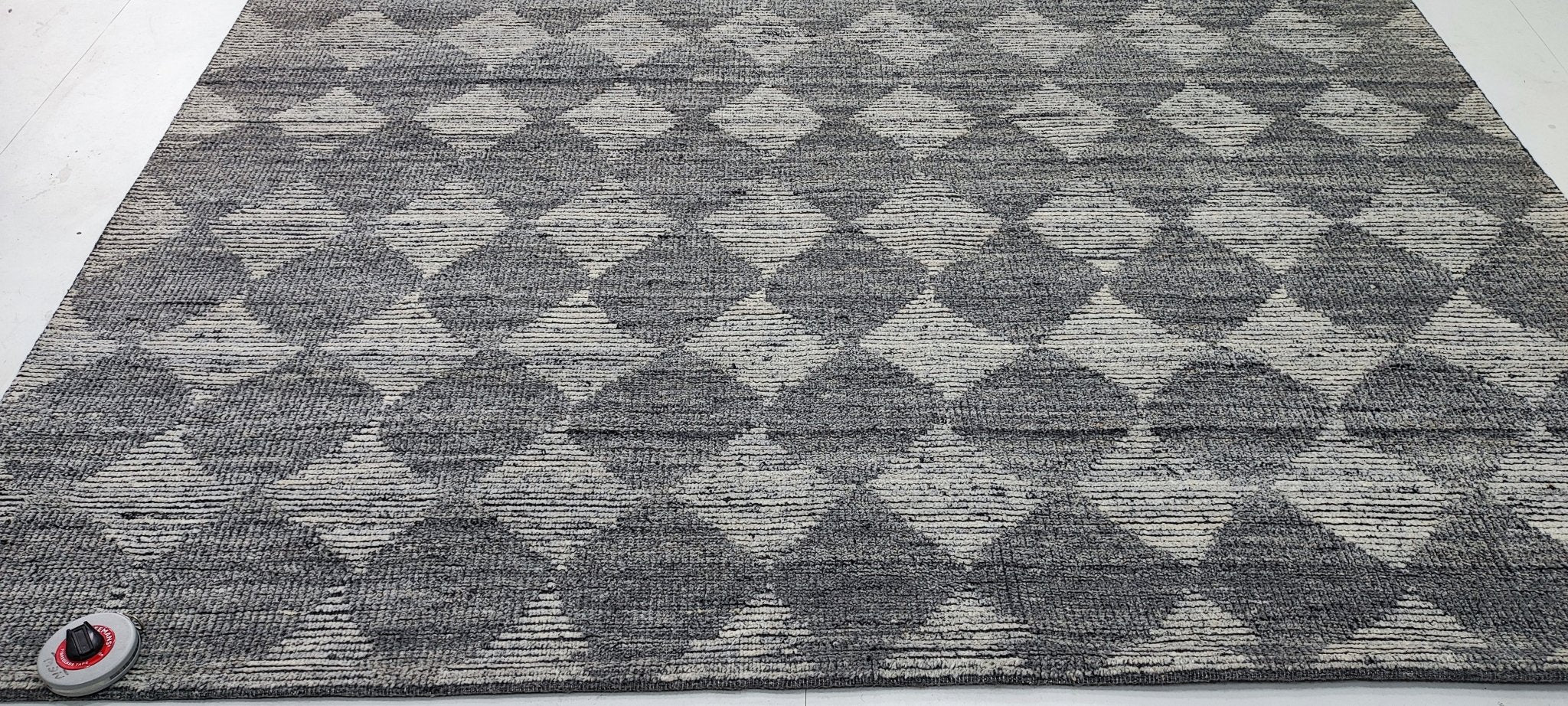 Taggart 8x9.9 Hand-Knotted Grey & Ivory High Low | Banana Manor Rug Factory Outlet