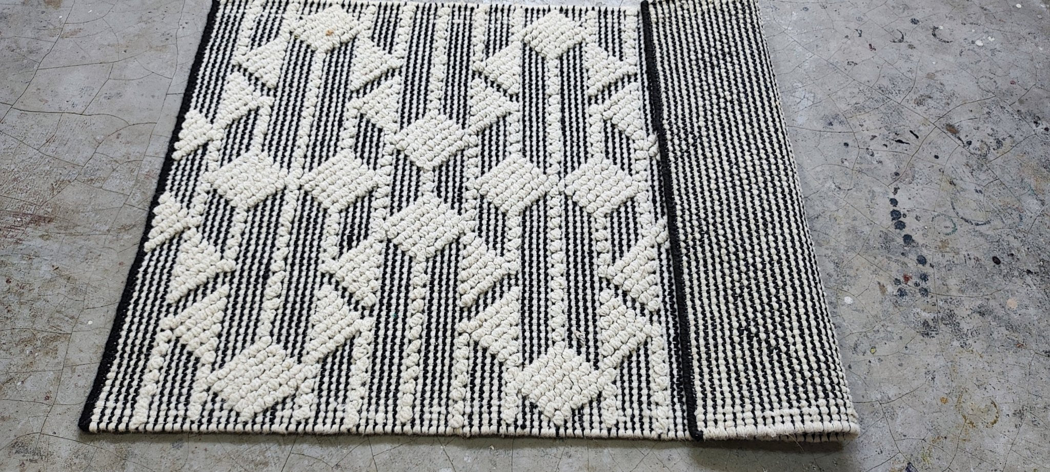 Taka 2x3 Handwoven Assorted Durrie | Banana Manor Rug Factory Outlet