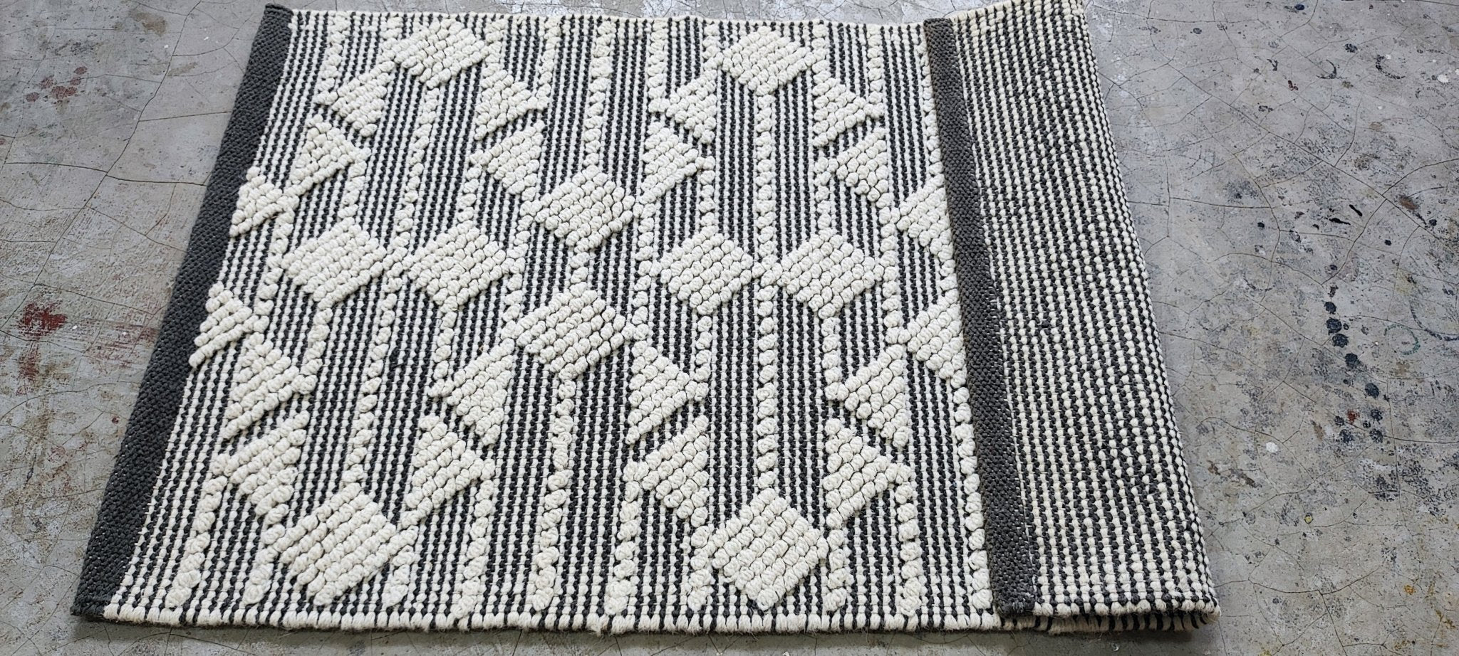 Taka 2x3 Handwoven Assorted Durrie | Banana Manor Rug Factory Outlet